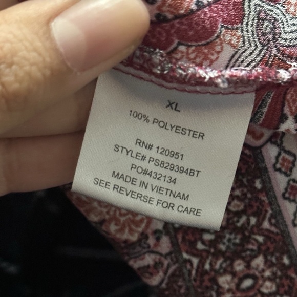 pink rose XL Women’s Patterned Blouse v neck tank top polyester - Picture 6 of 8